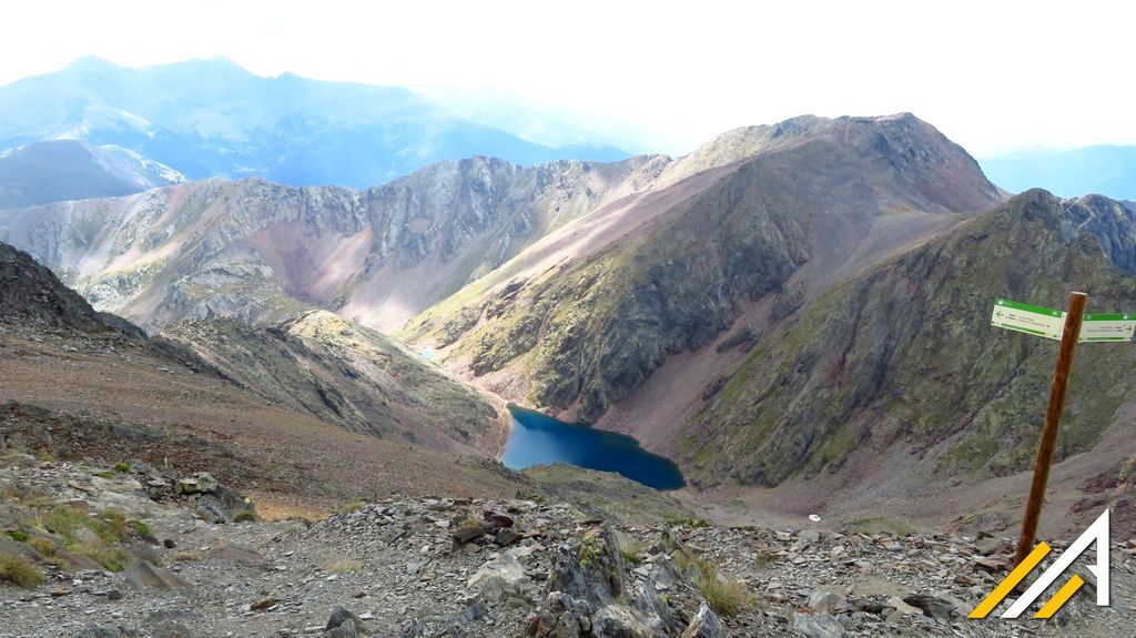 Trekking w Pirenejach, Andora. Widok z Coma Pedrosa