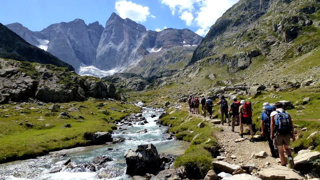 Trekking w Pirenejach, Vignemale (3298 m n.p.m.), najwyższy szczyt Pirenejów Francuskich