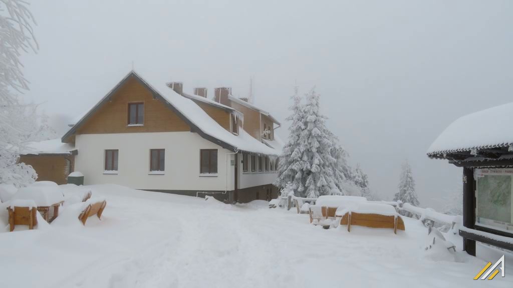 Schronisko PTTK na Wielkiej Raczy. Beskid Żywiecki