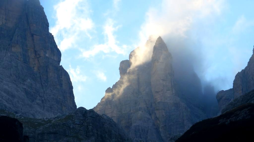 Trekking w Dolomitach Brenta. Otoczenie Val Perse, widok z Croz dell'Altissimo