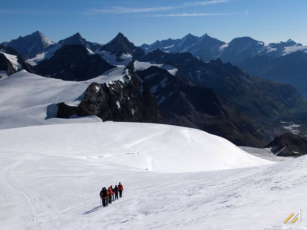 Haute Route, zejście z Tete Blanche lodowcem Stockjigletscher do Shonbielhutte