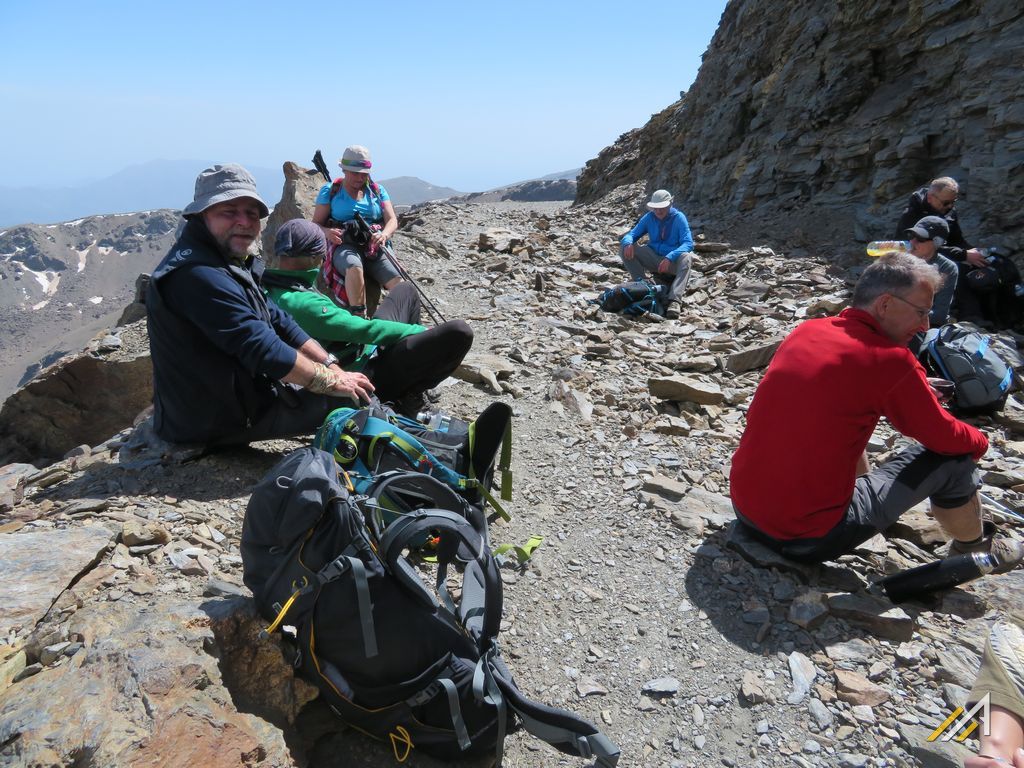 Trekking w Andaluzji. Droga Trzytysięczników - najwyżej w Europie poprowadzona droga w Górach Sierra Nevada.