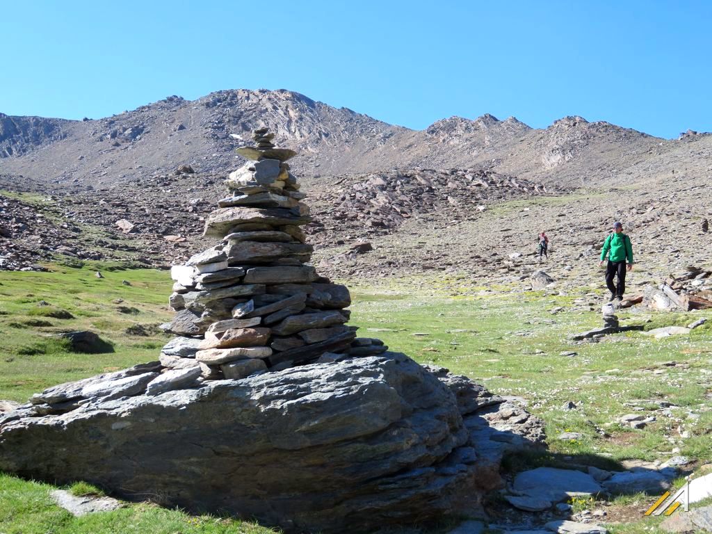 Trekking w Sierra Nevada, Andaluzja. Szlak z Refugio Vivac de la Caldera do Refugio Poqueira 