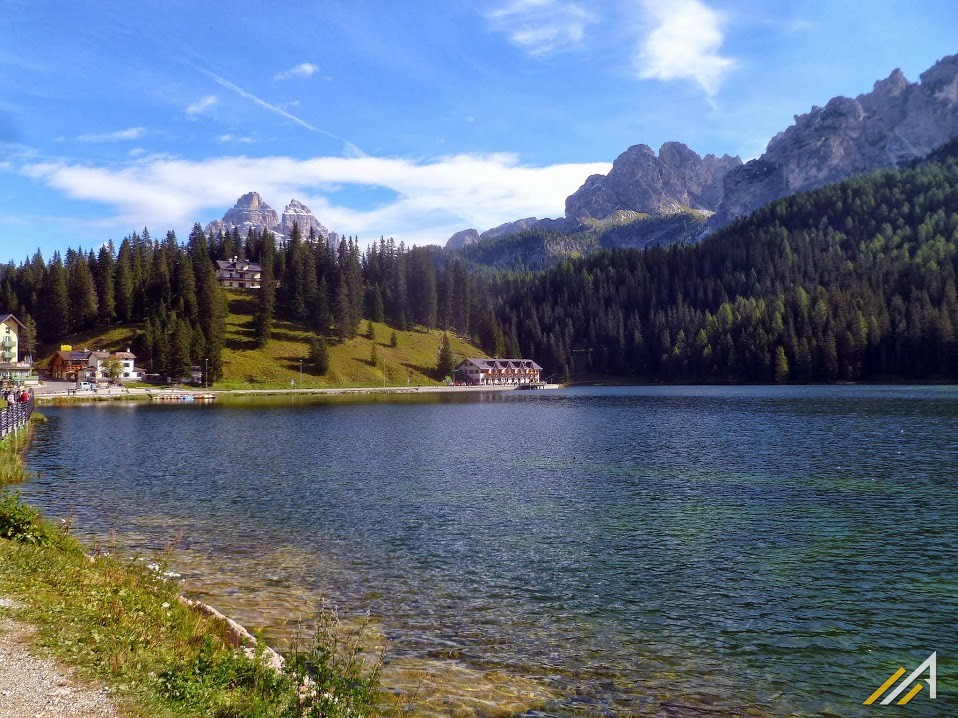 Dolomity, jezioro Misurina.