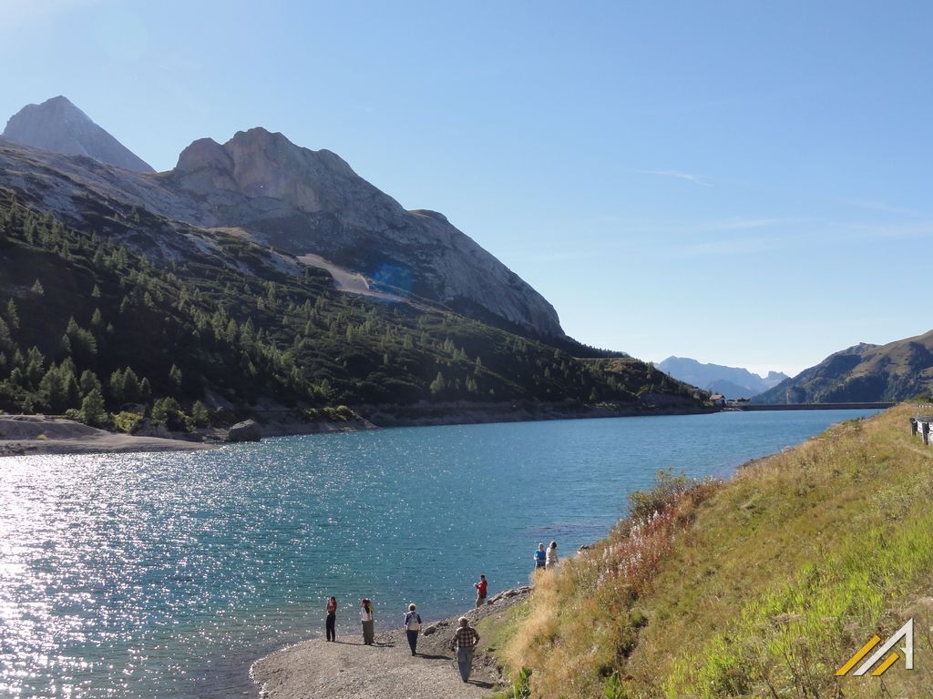 Trekking w Dolomitach. Lago di Fedaia