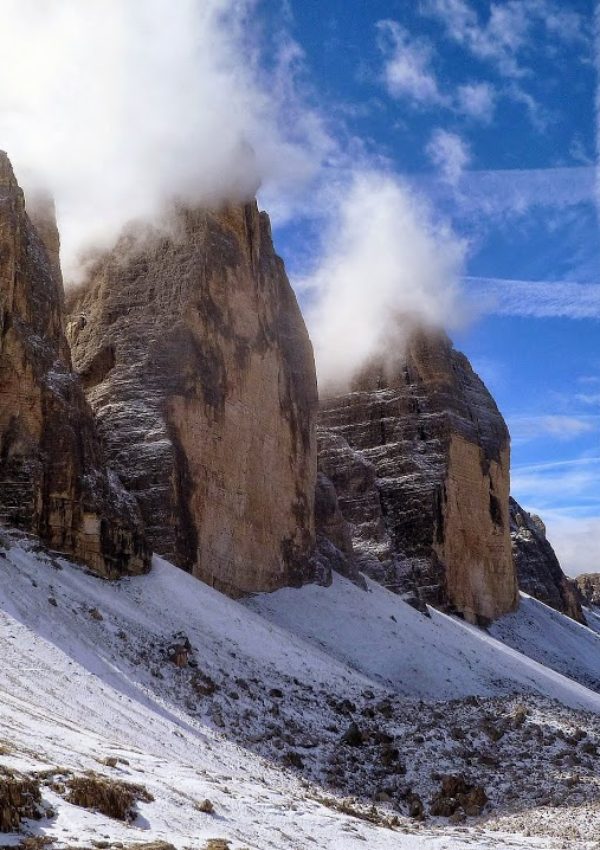 5.-Dolomity-Tre-Cime-di-Lavaredo-Cima-Grande-di-Lavaredo-2998-m.-n.p.m.-Cima-Ovest-di-Lavaredo-2974-m-n.p.m.-i-Cima-Piccola-di-Lavaredo-2857-m-n.p.m.