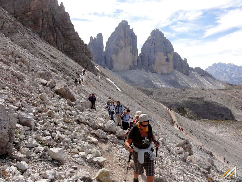 Trekking w Dolomitach, Cima Ovest, Cima Grande ( 3003 m ), Cima Piccola - Tre Cime di Lavaredo.