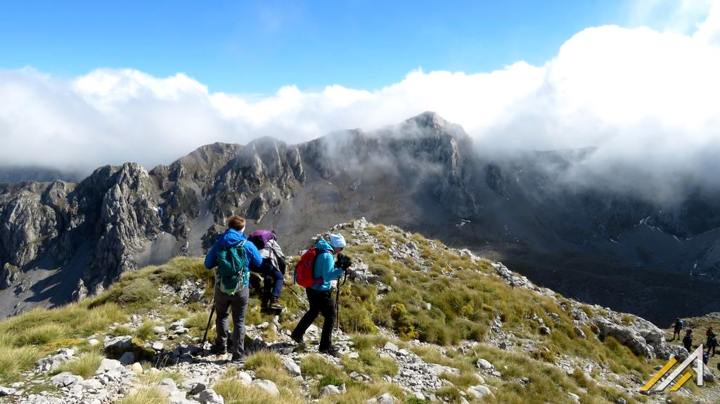 Trekking w Grecji, Góry Parnas. Zejście ze szczytu Liakoura