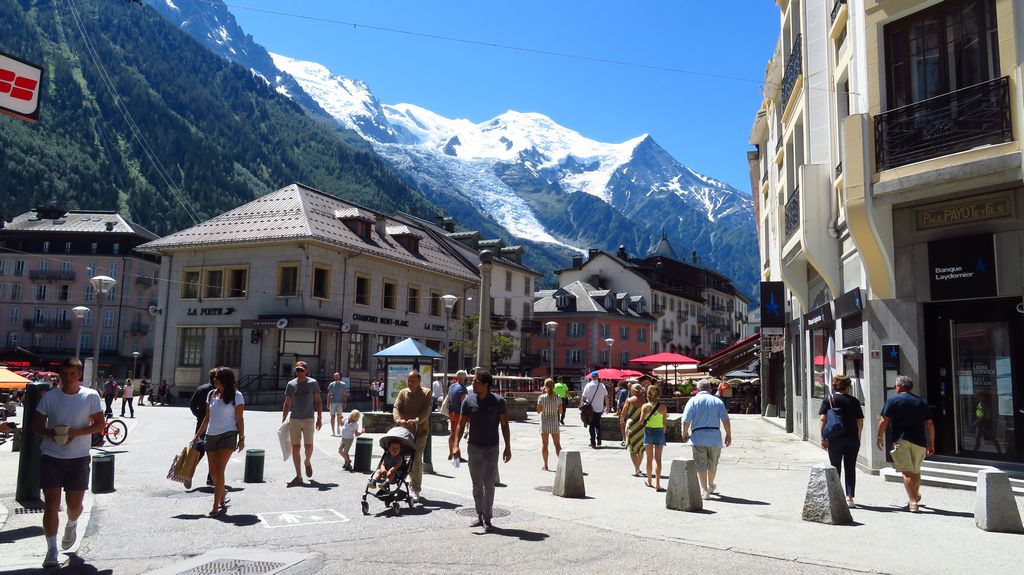 Chamonix Mont Blanc. Przed hotelem Pointe Isabelle