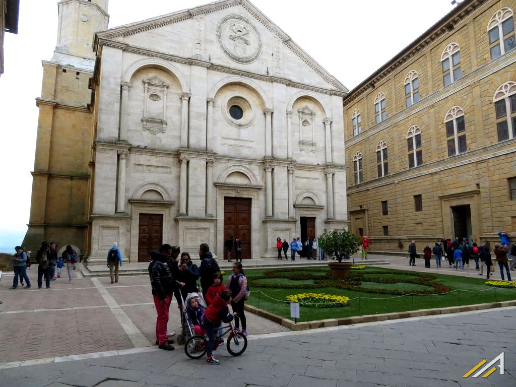 Wycieczka do Toskanii, Pienza, katedra przy Piazza Pio II